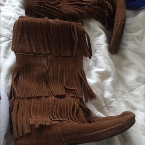 Minnetonka fringe boots